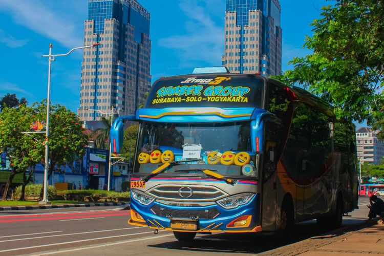 penampakan bus PO Sugeng Rahayu di Jakarta