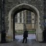 Penyusup Bawa Panah Ingin Bunuh Ratu Elizabeth II di Kastil Windsor