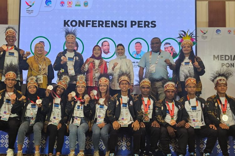 Konferensi pers kontingen Papua Tengah di Media Center PON XXI di Banda Aceh, Selasa (10/9/2024). 