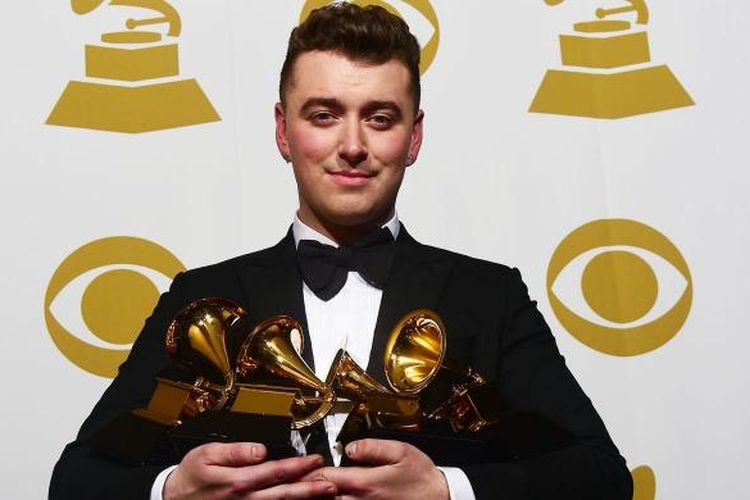 Sam Smith menggenggam empat dari enam penghargaan yang diraihnya dalam Grammy Awards 2015 atau yang ke-57, yang diadakan di Staples Center, Los Angeles, California, AS, Minggu (8/2/2015) malam waktu setempat atau Senin (9/2/2015) pagi WIB.