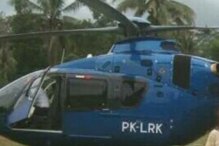 Helikopter milik Lion Air berhasil mendarat darurat di sebuah lapangan sepak bola di Kabupaten Soppeng akibat cuaca buruk, Sabtu (19/12/2020).