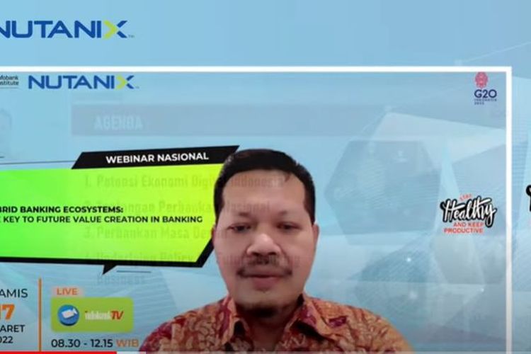 Direktur Penelitian Departemen Penelitian dan Pengaturan Perbankan OJK Mohamad Miftah dalam webinar Hybrid Banking Ecosystems: The Key to Future Value Creation in Banking, Kamis (17/3/2022). 