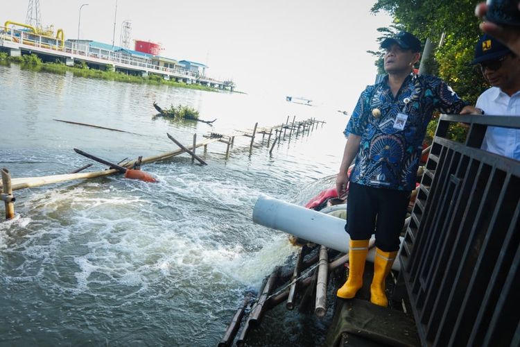 Pemprov Jateng Operasikan 38 Pompa untuk Atasi Banjir di Semarang-Demak