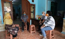 Kacang Tak Lupa Kulit, Ganjar Sempatkan Diri Sowan ke Rumah Indekos Semasa Kuliah