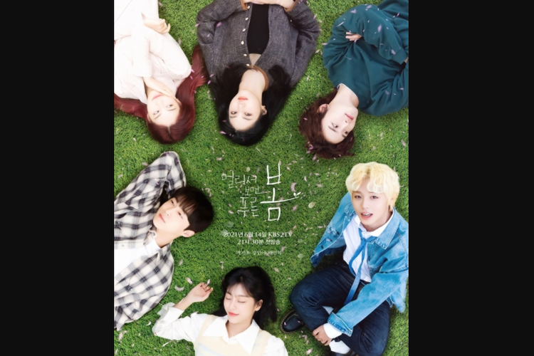 Poster serial At a Distance, Spring is Green yang dibintangi oleh Park Ji Hoon, mantan anggota Wanna One.