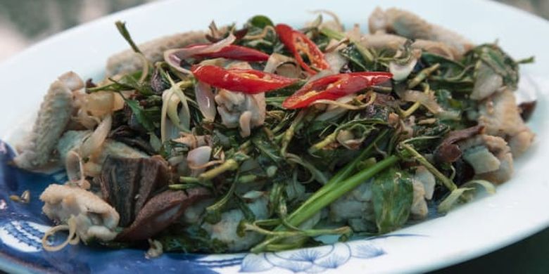 Salah satu hidangan daging ular di Nguyen Van Duc, Hanoi, Vietnam