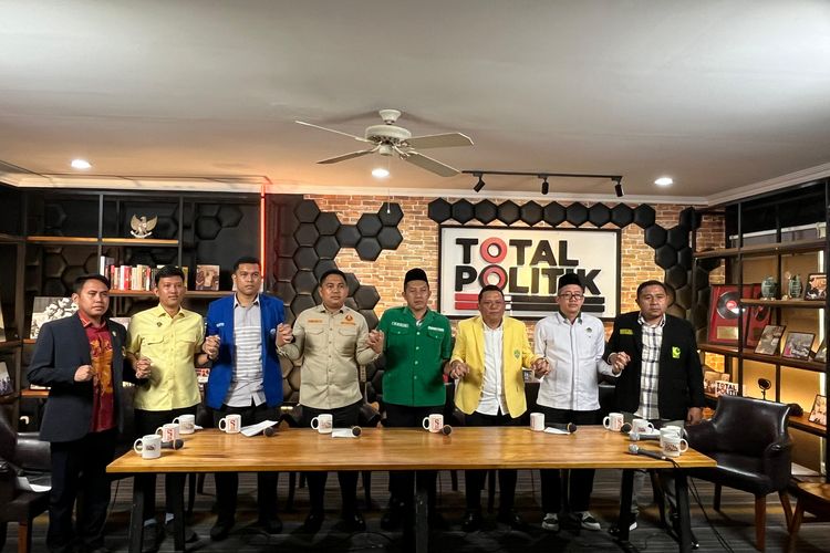 Seruan Menjaga Indonesia bersama Pemuda Lintas Iman dibacakan oleh Ketua Umum GP Ansor, Addin Jauharudin dalam siaran pers, Minggu (31/8/2025).

