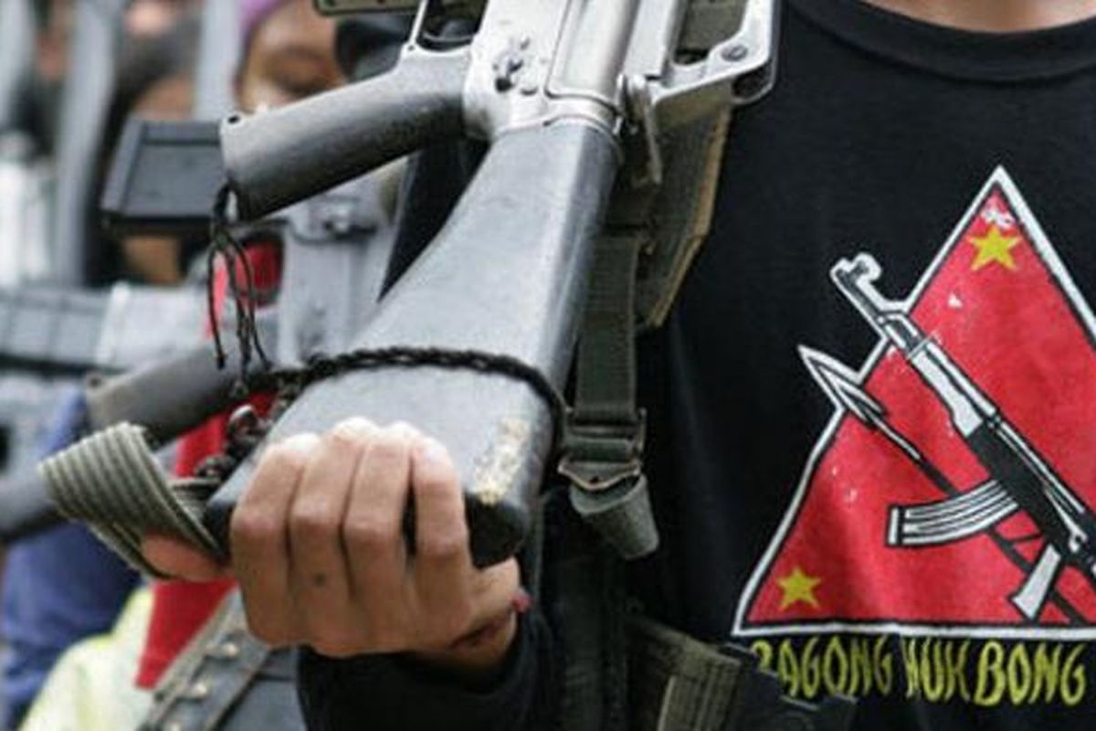 Anggota pasukan Tentara Rakyat Baru (NPA), sayap militer Partai Komunis Filipina, yang sudah memberontak sejak 1969.