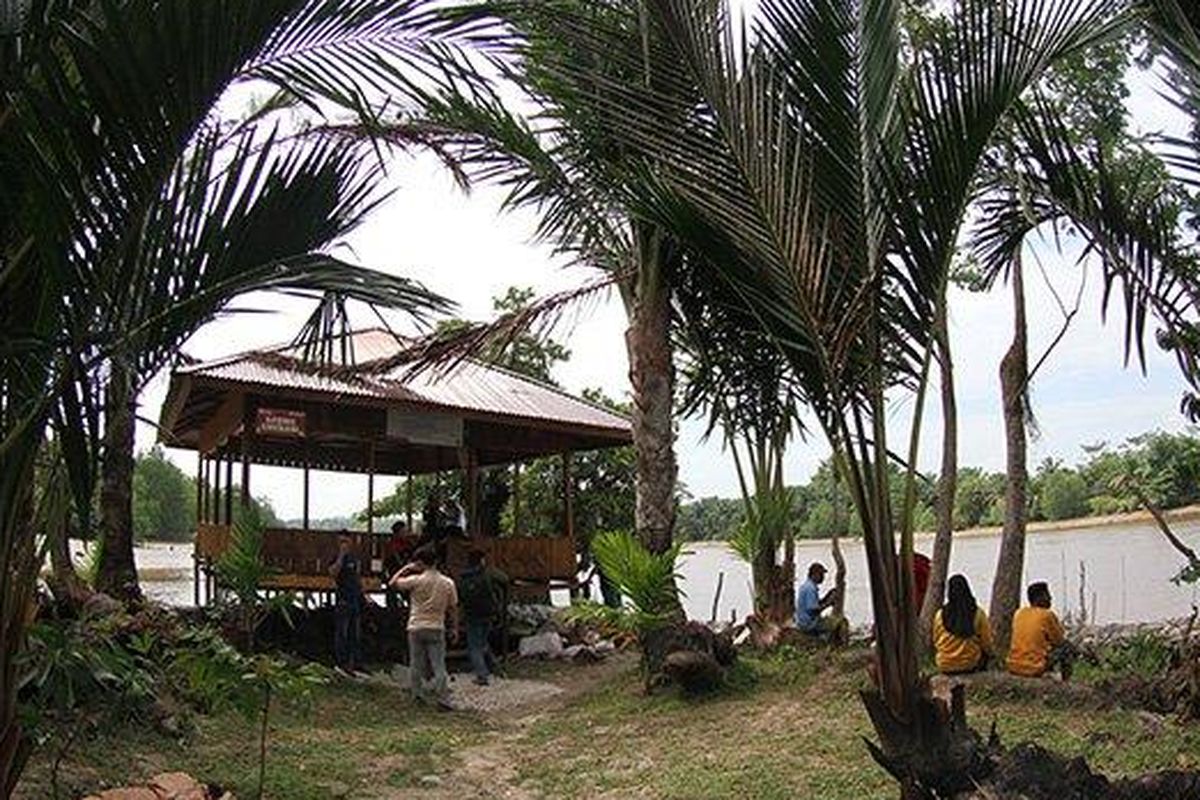 Pulau Semut, Kota Pekanbaru, Provinsi Riau. 