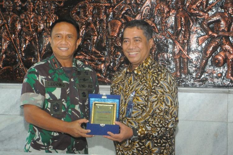 Penandatanganan kerja sama pemenuhan kebutuhan rumah antara PT Bank Tabungan Negara (Persero) Tbk dan Akademi Militer di Magelang, Rabu (12/1/2022). 