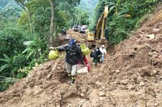 Sulitnya Menembus Desa Terisolir akibat Banjir di Lebak, Jalan Penuh Lumpur dan Terkepung Jurang