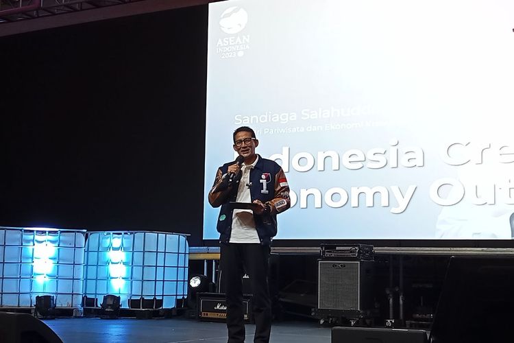 Menteri Pariwisata dan Ekonomi Kreatif  Sandiaga Salahuddin Uno membuka acara Indonesia Event Management Summit  2023 di Jakarta Convention Centre, Selasa ( 21/2/2023).