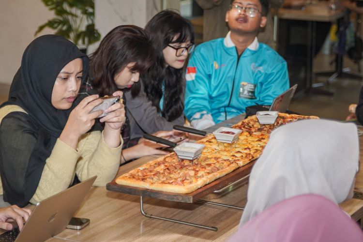 Ramadhan 2026, Pizza Hut Hadirkan Dip n Crunch Extra Cheesy dan Berbagai Aktivasi Seru