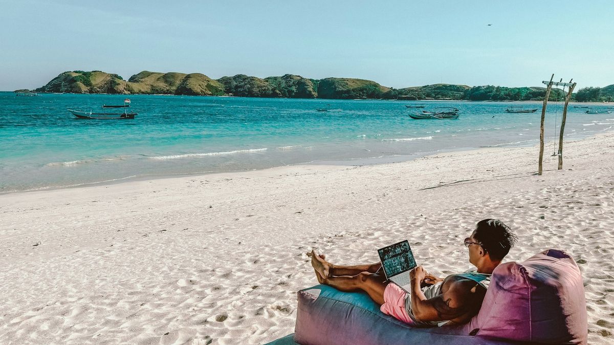 12 Asian Countries Offering Digital Nomad Visas, Work While Traveling