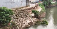 Warga Tangerang Takut Banjir Lebih Parah karena Tanggul Longsor: Aduh, Kami Stres Banget!