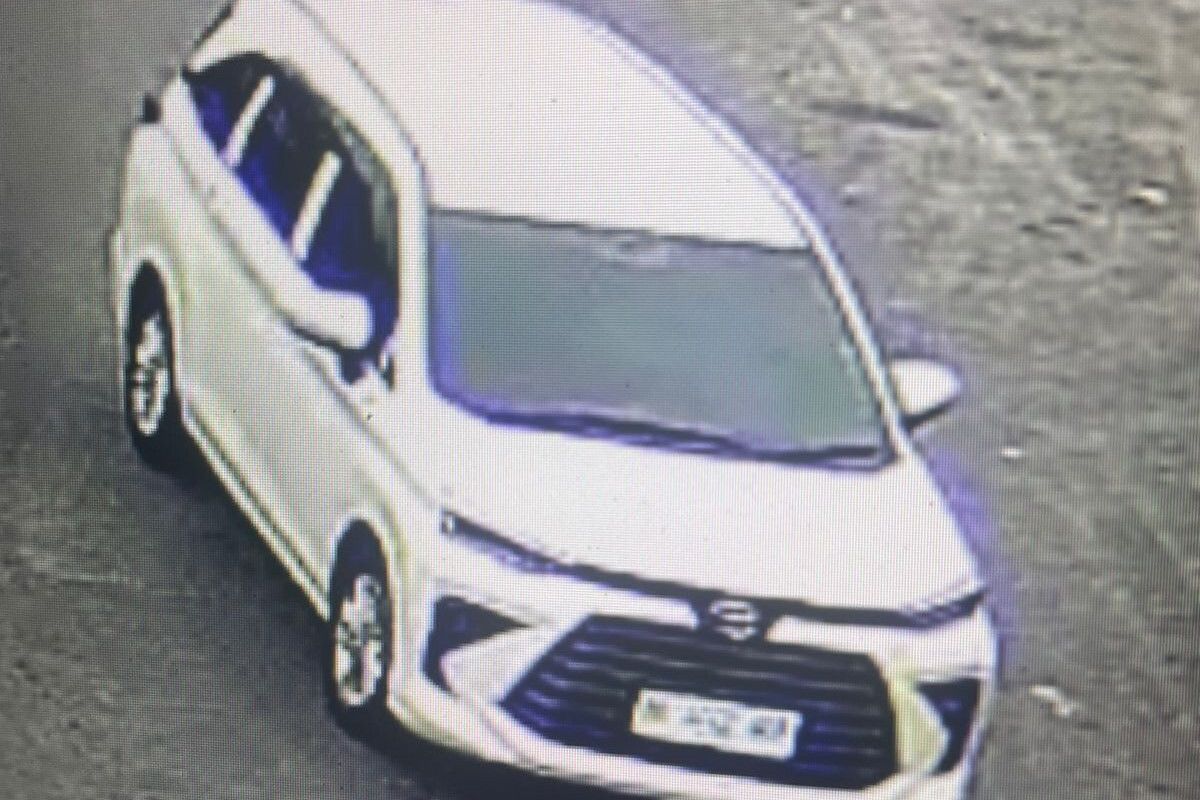 Tangkapan layar video CCTV mobil yang digunakan pelaku pemerasan di Kota Pematangsiantar, Sumatera Utara, Selasa (14/1/2025).