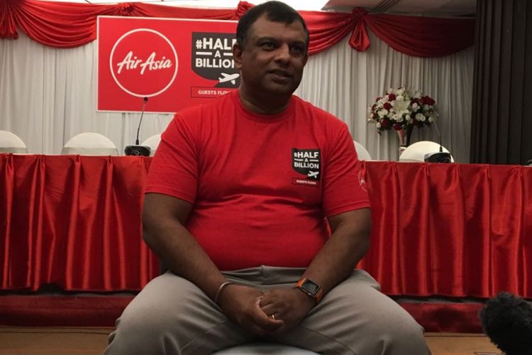 CEO AirAsia Group Tony Fernandes saat menghadiri perayaan 500 juta penumpang di Bangkok, Thailand, Selasa (15/5/2018).