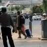 Tim Gegana Evakuasi Koper Mencurigakan di Dekat Gerbang Polda Metro Jaya