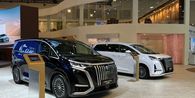 Grup Diler Sebut Denza D9 Mulai Ganggu Dominasi Toyota Alphard