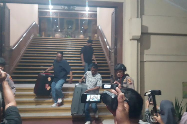 KPK Bawa 3 Koper Usai 9 Jam Geledah Kompleks Pemkab Klaten