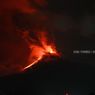 Gunung Lewotobi Luncurkan Lava Pijar Sejauh 2 Km, Status Awas