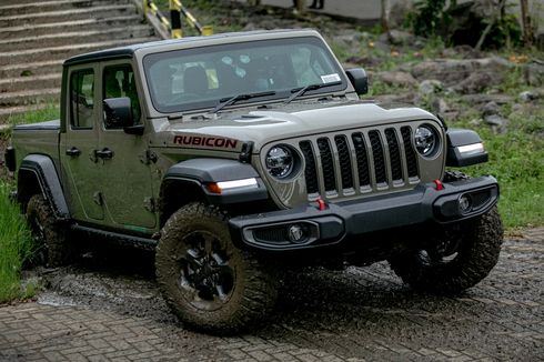 Jeep Gladiator Resmi Meluncur di Indonesia