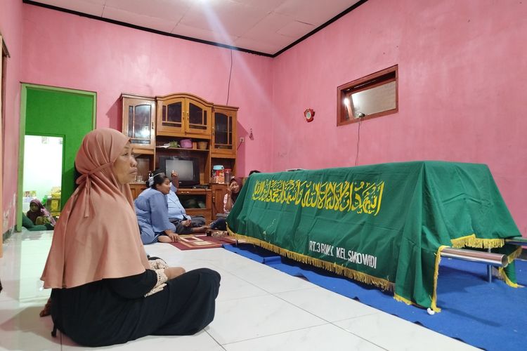 Keluarga Rizal Sampurna Mengaku “Ditodong” Biaya Tambahan Kepulangan Jenazah