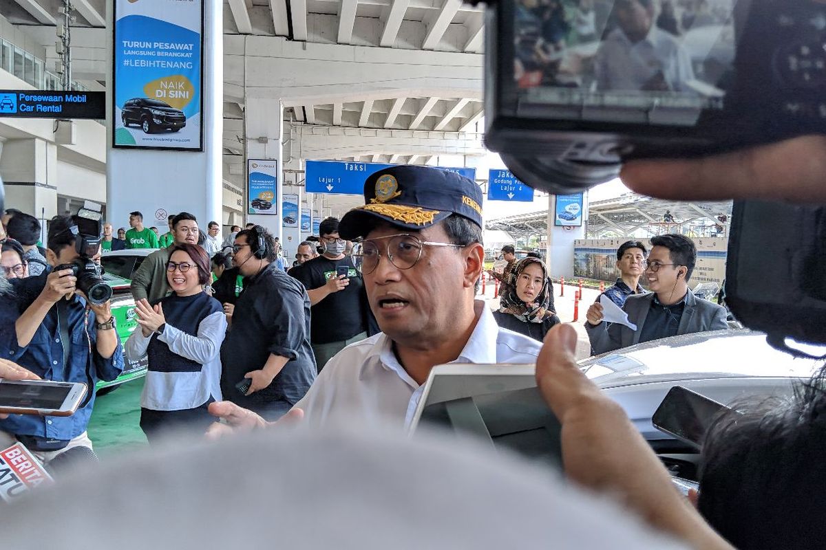 Menteri Perhubungan Budi Karya Sumadi saat ditemui di Terminal 3 Bandara Soekarno-Hatta, Senin (27/1/2020)