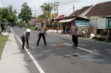 Tersenggol Kendaraan Penggilingan, Pengendara Motor di Blitar Tewas Terlindas Truk