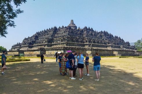 Naik ke Candi Borobudur untuk Kajian Terbuka, Catat Harga Tiketnya