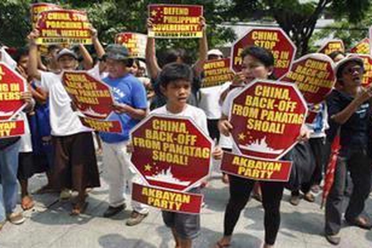 Unjuk rasa di Manila menentang sikap Cina di kawasan perairan Scarborough yang masih jadi sengketa.