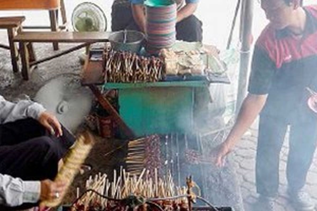 Warung Sate Maranggi Sari Asih, Jalan Labuan-Cianjur, Cipanas, Kabupaten Cianjur, Jawa Barat.