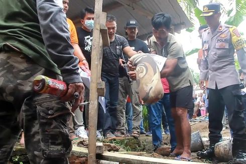 Rekonstruksi Kasus Satu Keluarga Dibuang ke Septic Tank, 87 Adegan Diperankan Tersangka