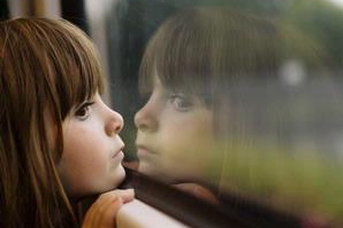 Peristiwa-peristiwa pada masa kecil tidak akan berakar kuat di dalam otak sampai usia anak 10 tahun.