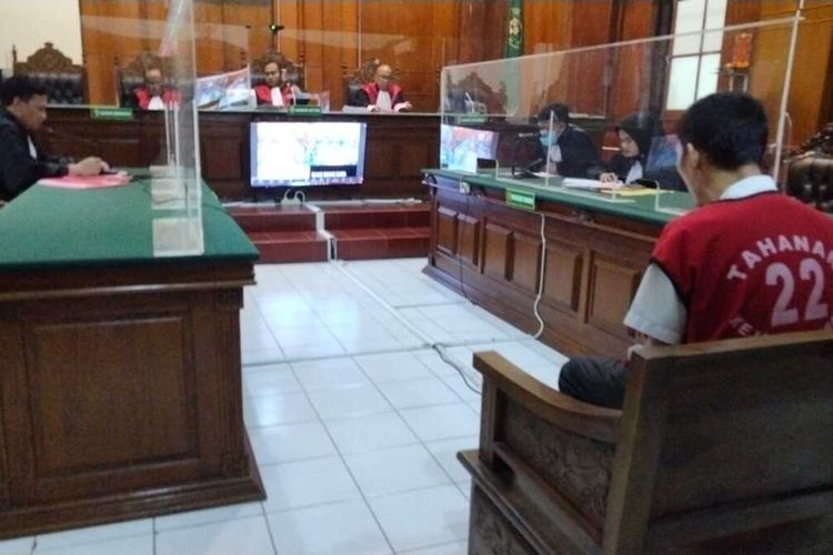 Sidang tuntutan terdakwa kasus pembunuhan mahasiswi Ubaya, Senin (11/12/2023)