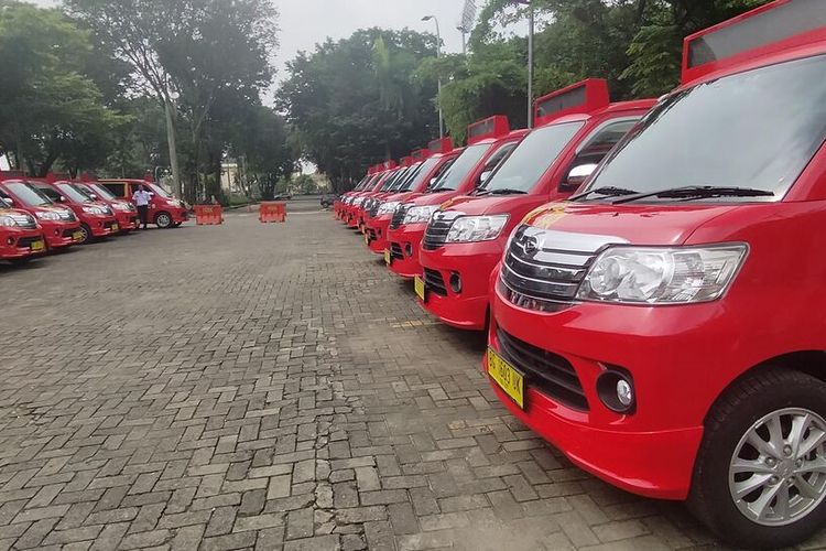 Angkot feeder LRT yang disiapkan oleh Kementerian Perhubungan (Kemenhub) untuk memaksimalkan Gerakan Nasional Kembali ke Angkutan Umum (GNKAU) di Palembang, Sabtu (10/12/2022).