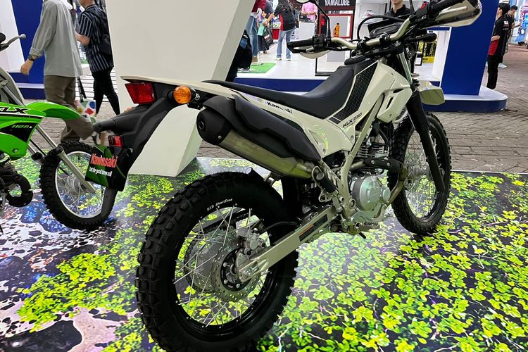 Kawasaki Motor Indonesia (KMI) resmi meluncurkan KLX230 Sherpa di Jakarta Fair 2025.