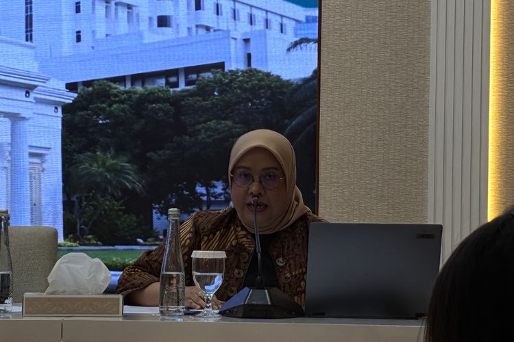 Soal Evakuasi Tahap Tiga 45 WNI di Iran, Kemlu: 9 Orang Tiba di Jakarta Petang Ini