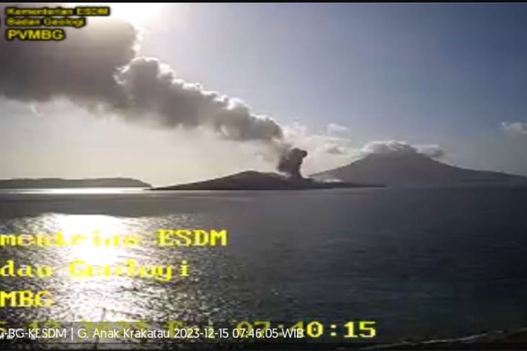 Kondisi Gunung Anak Krakatau, Jumat (15/12/2023).