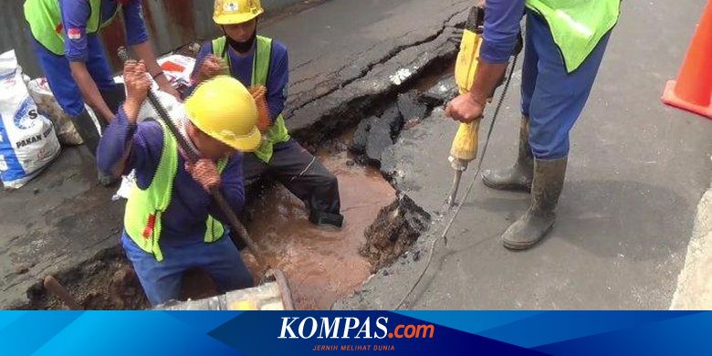 Pipa Air Pecah, Jalan Gudang Air di Kelurahan Rambutan Jaktim Retak 20 Meter - Vimarsana News