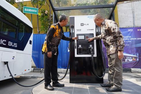 SPKLU Pool Damri Kemayoran Resmi Beroperasi, Pengisian Daya Diklaim Sangat Cepat