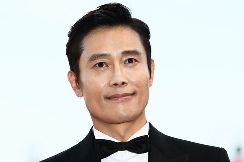 Lee Byunghun Sabet Grand Prize dalam APAN Star Awards 2018