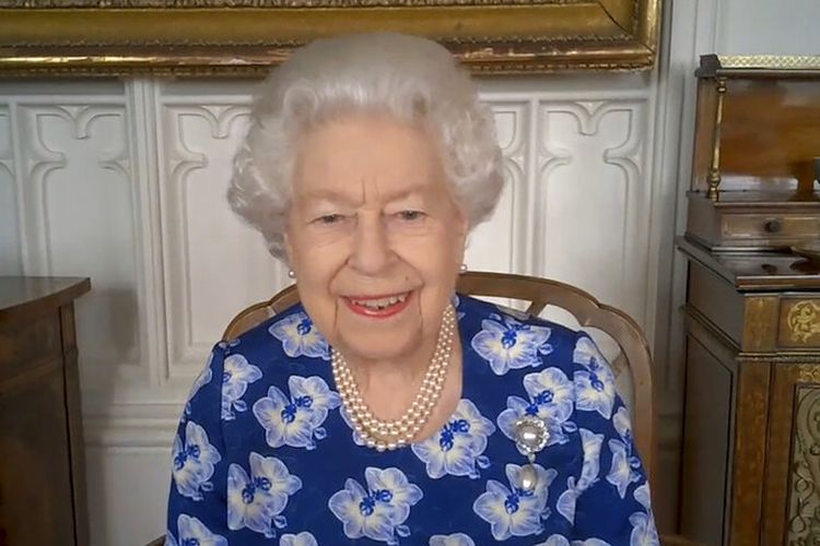 Ratu Elisabeth II Inggris, melakukan panggilan video pada hari Selasa 16 Maret 2021, untuk berterima kasih kepada para sukarelawan di Royal Voluntary Service.