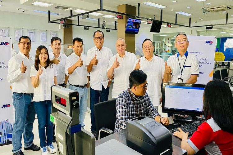 Kerja Sama Moxa, FIFGROUP JNE Express, dan JNEI di Jakarta, Senin (11/9/2023)