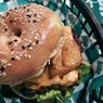 Ada Burger Bolong Isi Daging dan Potongan Nanas di Surabaya, Seperti Apa?