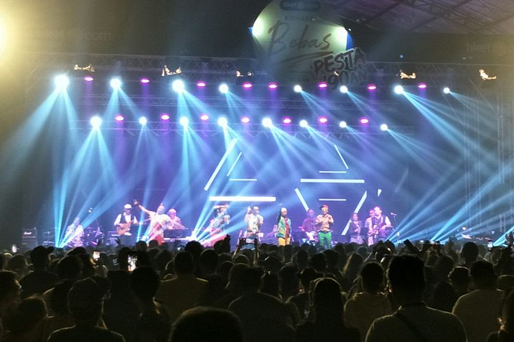 Project Pop di Konser Bebas di Live Space, SCBD, Jakarta Selatan, Jumat (27/9/2019).
