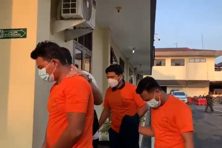 Polrestabes Medan menangkap 3 perampok mahasiswa UINSU yang terjadi di Kecamatan Medan Sunggal, Kota Medan, Jum'at (23/2/2024)