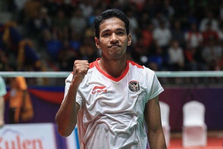 Chico Aura Dwi Wardoyo setelah memastikan kemenangan atas Lee Shun Yang (Malaysia) pada semifinal bulu tangkis SEA Games 2023 Kamboja di Morodok Techo Badminton Hall, Senin (15/5/2023). Artikel ini berisi jadwal final bulu tangkis SEA Games 2023 Kamboja. 