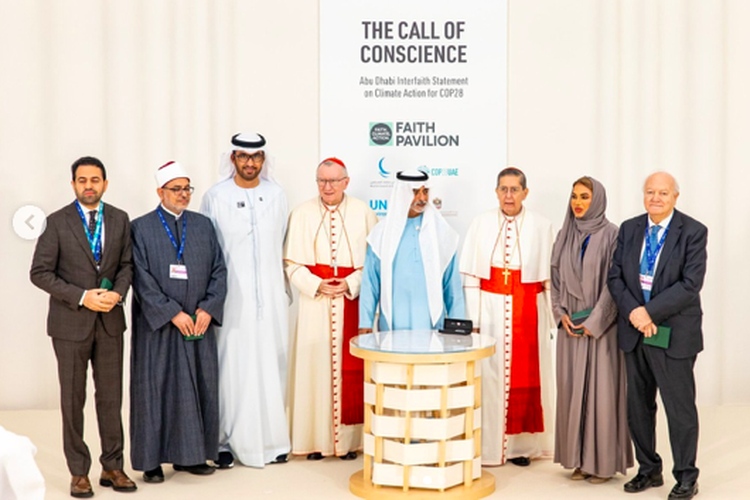 Para pemimpin agama dunia, ilmuwan, dan pejabat politik global berkumpul  meresmikan Faith Pavilion, pada hari keempat COP28, Minggu (3/12/2023).