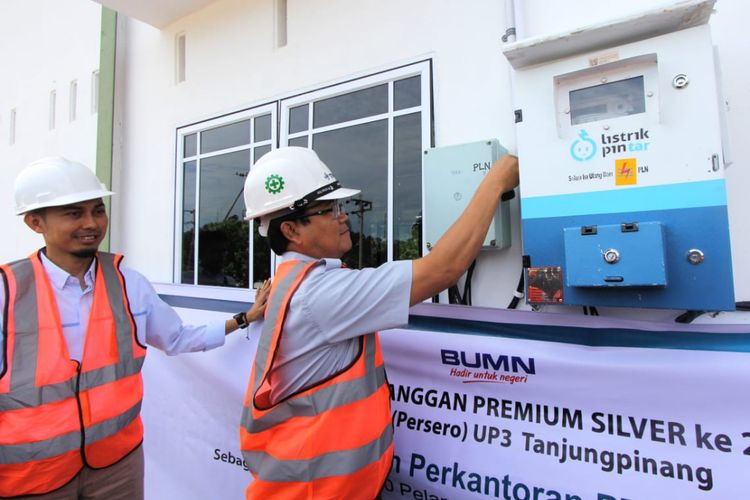 PT PLN (Persero) Unit Induk Wilayah Riau dan Kepri memasok listrik layanan premium ke pelanggan PT Timah Tbk. 
